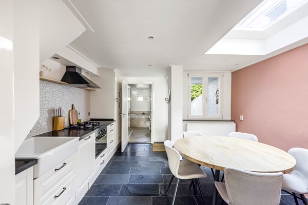 Foto - Te koop: Karakteristieke tussenwoning met garage in Tilburg!